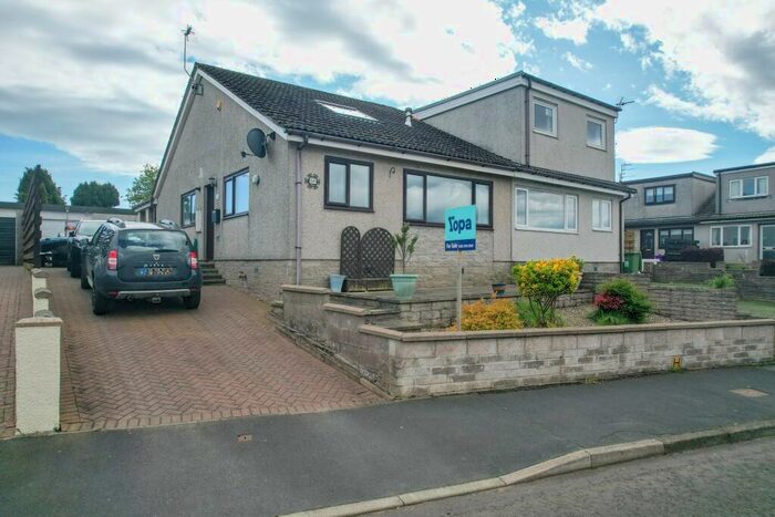 4 Bedroom Semi-Detached House For Sale In Grampian View, Montrose, DD10