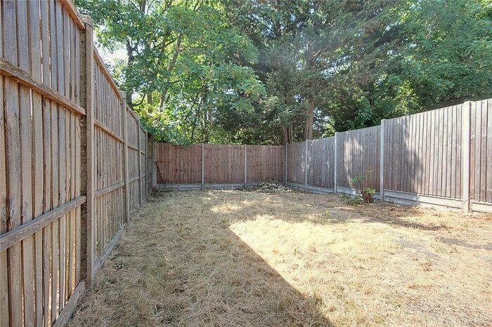 3 Bedroom Terraced House To Rent In Beaconsfield Road, Enfield, EN3