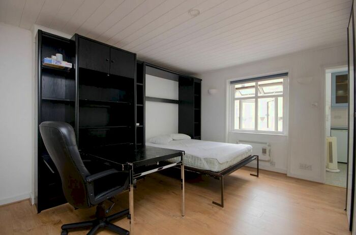 Studio To Rent In Queens Gate Gardens, South Kensington, London, SW7