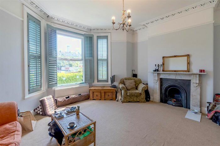 2 Bedroom Flat To Rent In Russell Place, Plymouth, PL4