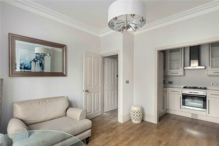 1 Bedroom Flat To Rent In Rushmore Road, Hackney, London, E5