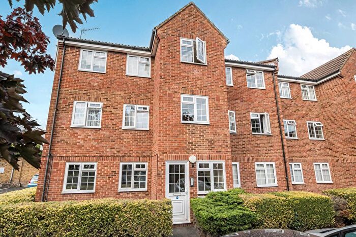 1 Bedroom Flat For Sale In Ashdown Way, Balham, London, SW17