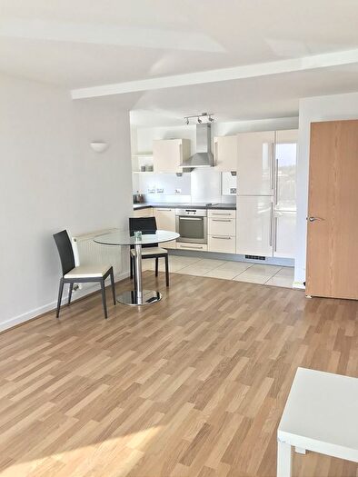 1 Bedroom Flat To Rent In Mercury Gardens, Romford, RM1