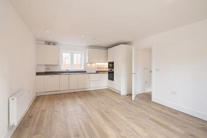 1 Bedroom Apartment For Sale In Willington Down, Lady Grove, Didcot, OX11