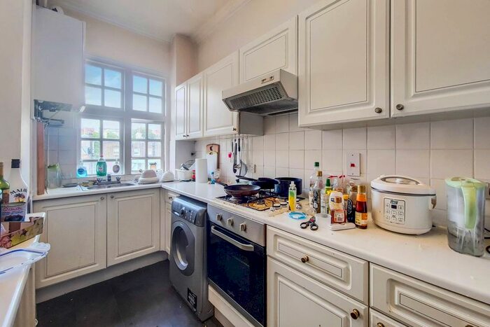 3 Bedroom Flat To Rent In Queens Gate Terrace, South Kensington, London, SW7