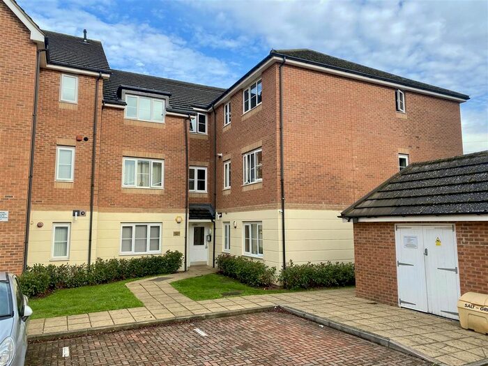 2 Bedroom Flat To Rent In Eaton Way, Borehamwood, WD6