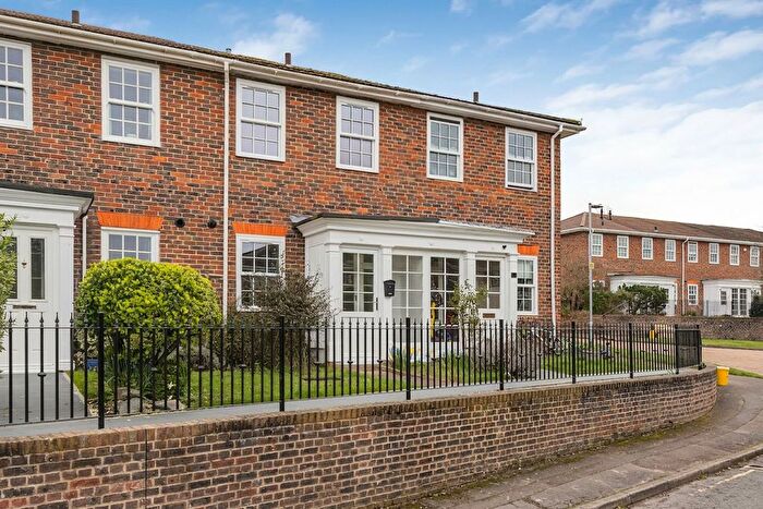 2 Bedroom Terraced House For Sale In Hill Lands, Wargrave, RG10