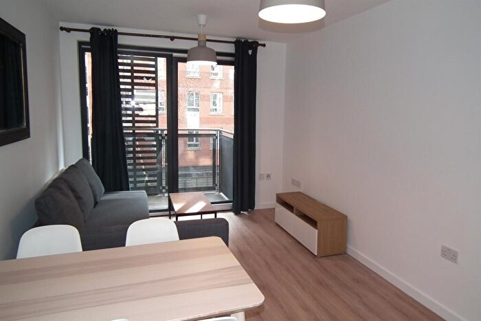 1 Bedroom Flat To Rent In Hornsey Street, - Energy Rating B, N7