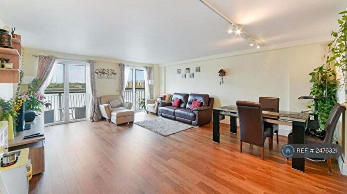 2 Bedroom Flat To Rent In Waterman Building, London, E14