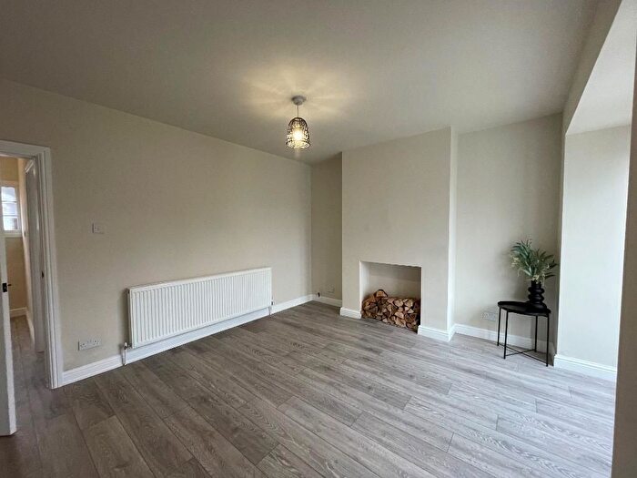 3 Bedroom End Of Terrace House For Sale In Kirkham Drive, Hull, HU5
