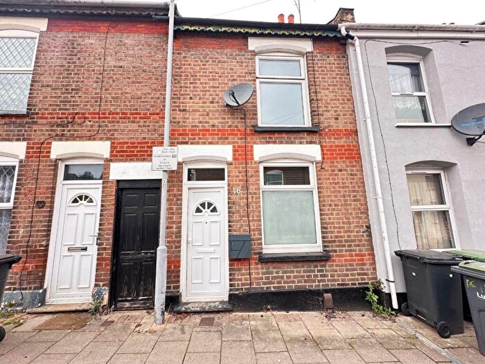 2 Bedroom Terraced House To Rent In Ashton Road, Luton, Bedfordshire, LU1