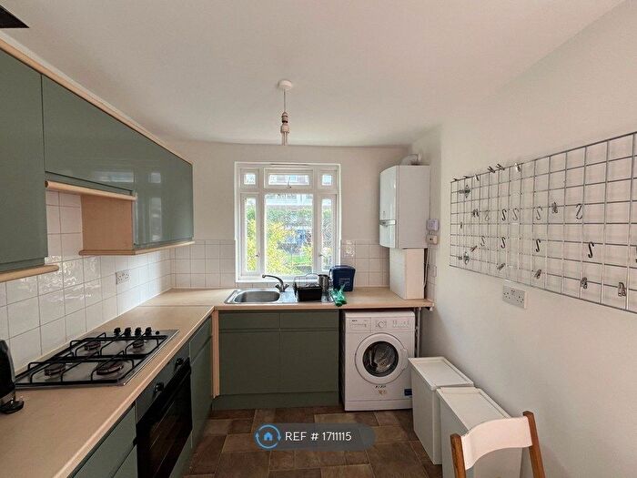 3 Bedroom Maisonette To Rent In Brenthouse Road, London, E9