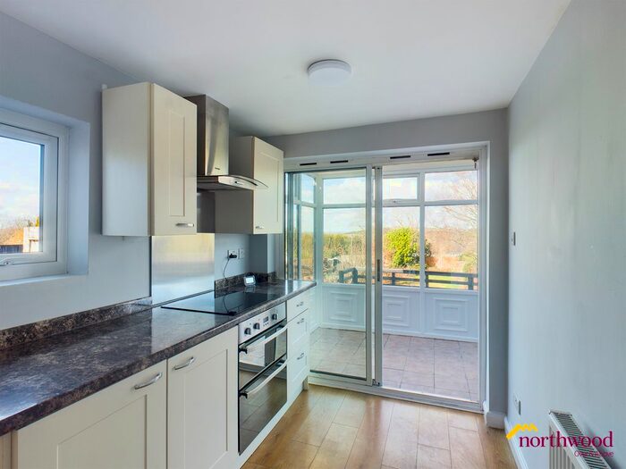 3 Bedroom Semi-Detached House To Rent In Pennyfields Road, Newchapel, ST7