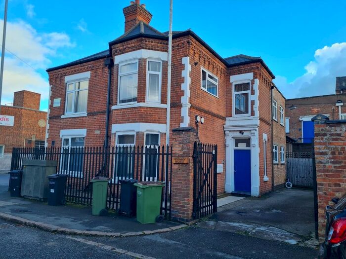 3 Bedroom Flat To Rent In Canal Street, Wigston, LE18