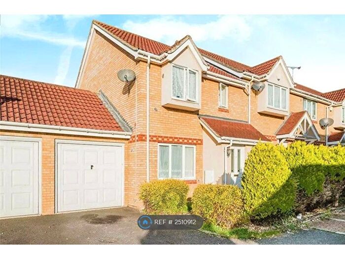 3 Bedroom End Of Terrace House To Rent In Martins Walk, London, SE28