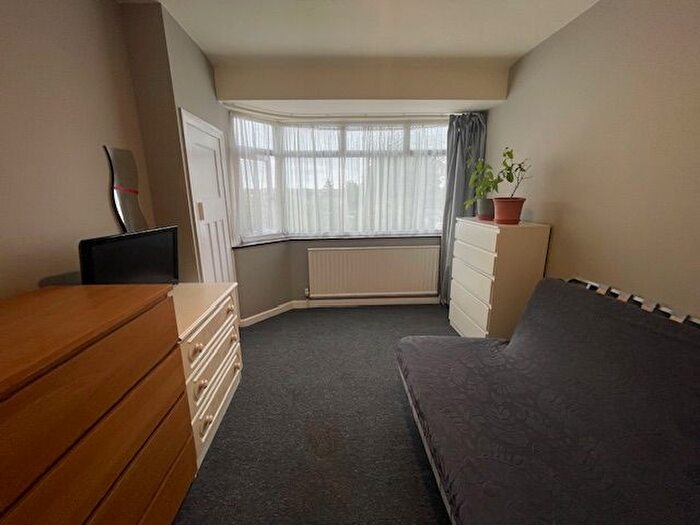 1 Bedroom Flat To Rent In Woodrow Close, Greenford, UB6