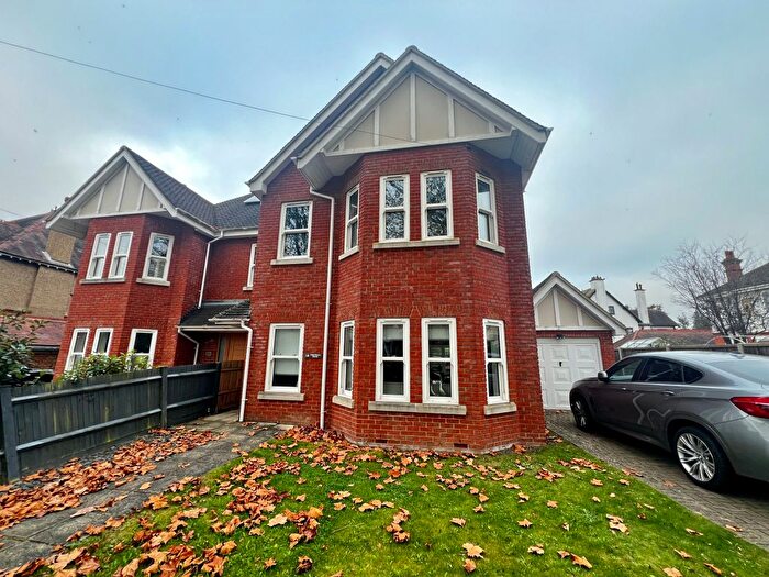 5 Bedroom Semi-Detached House To Rent In Cornwall Road, Cheam, Sutton, Surrey, SM2