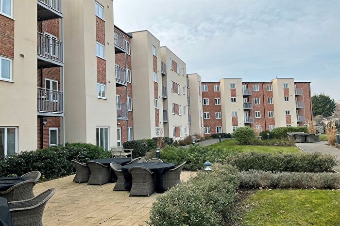 1 Bedroom Flat For Sale In Elkington House, Charlton Green, Dover, CT16