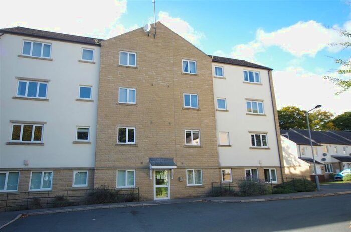 2 Bedroom Flat To Rent In Lodge Road, Thackley, BD10
