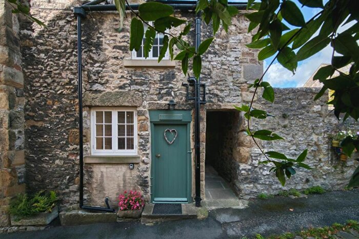 3 Bedroom End Of Terrace House For Sale In North Church Street, Bakewell, DE45