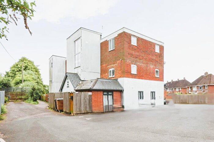 1 Bedroom Maisonette For Sale In Station Approach, Romsey, SO51