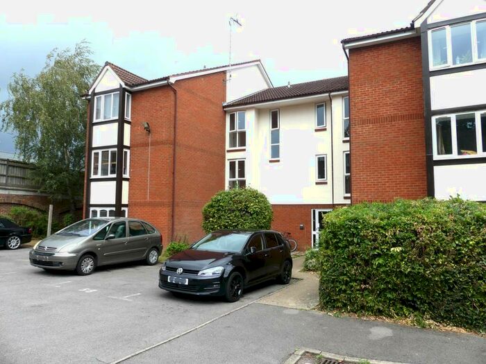 Studio To Rent In Maunsell Park, Crawley, RH10