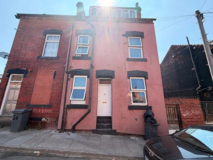 3 Bedroom Terraced House To Rent In Lambton Place, Leeds, West Yorkshire, LS8