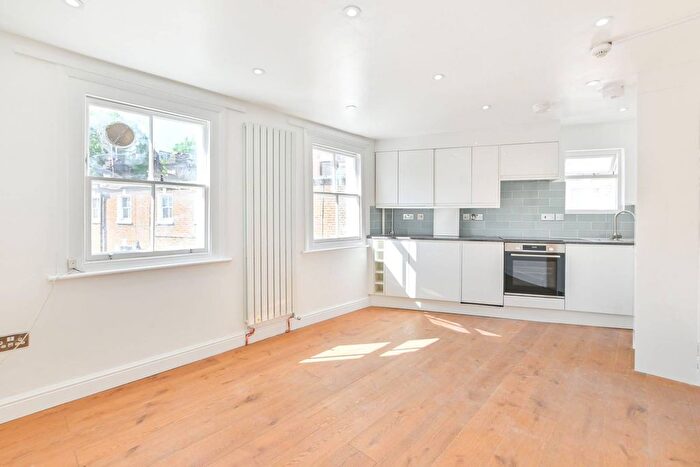 1 Bedroom Flat To Rent In Lorne Gardens, Holland Park, London, W11