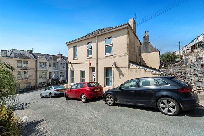 3 Bedroom Maisonette To Rent In Ashford Hill, Plymouth, PL4