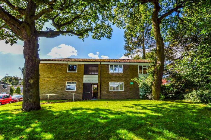 1 Bedroom Flat To Rent In Leahurst Crescent, Harborne, Birmingham, West Midlands, B17