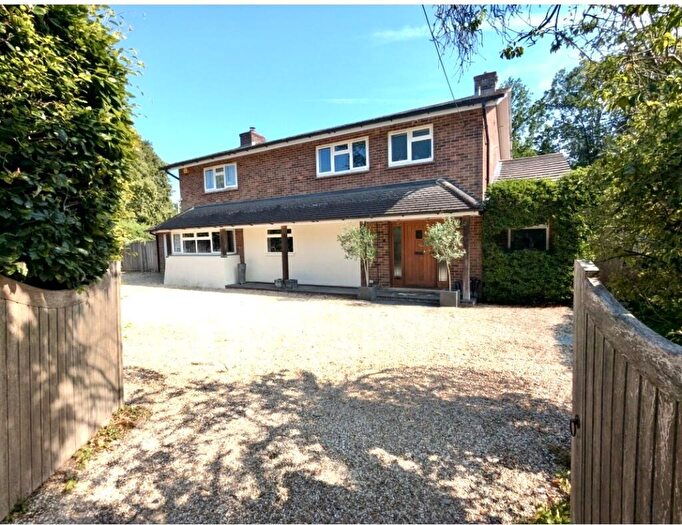 4 Bedroom Detached House For Sale In Meadow Lane, Hartley Wintney, RG27