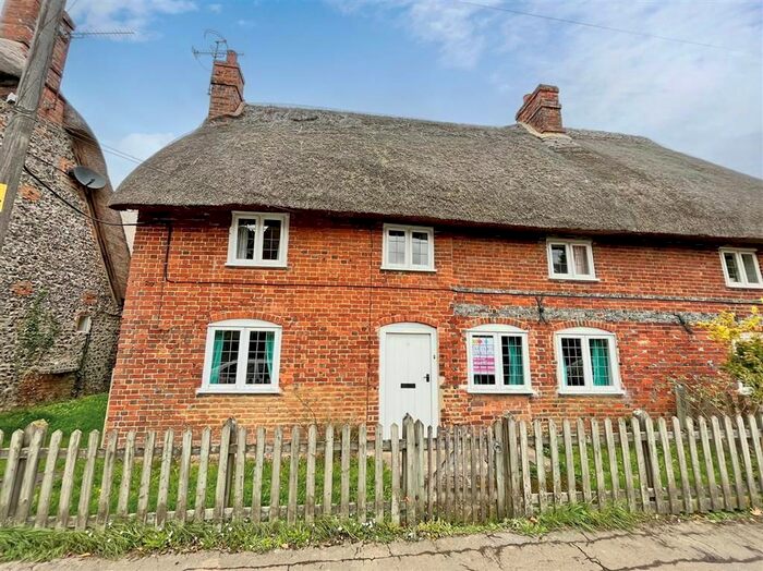 3 Bedroom Semi-Detached House For Sale In Chilton Foliat, Hungerford, RG17