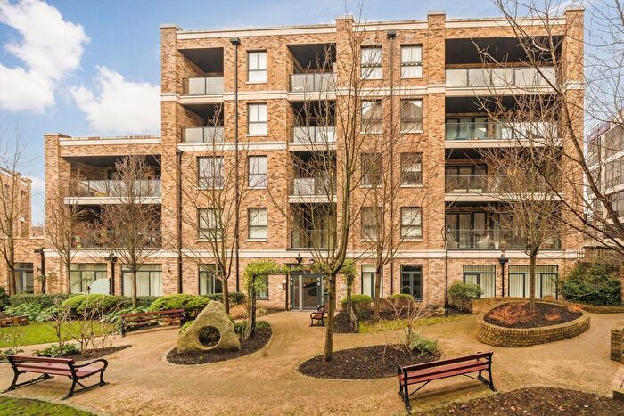 3 Bedroom Flat To Rent In Palladian Gardens, Chiswick, W4