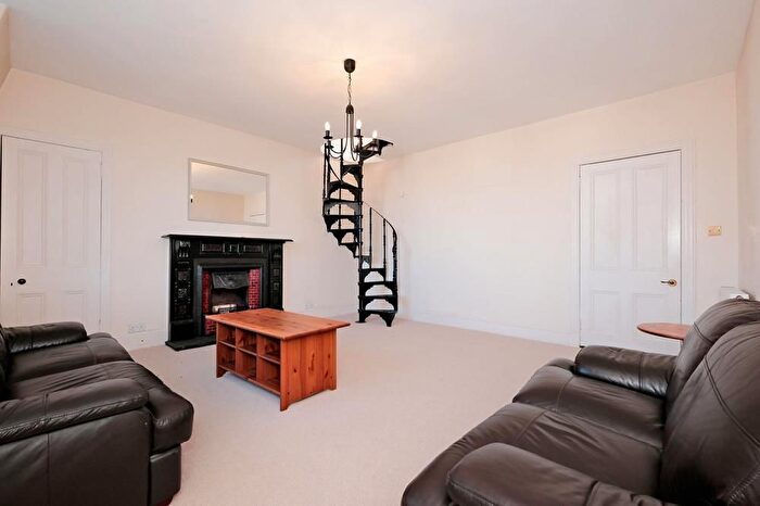 2 Bedroom Flat To Rent In Devonshire Road, Aberdeen, AB10