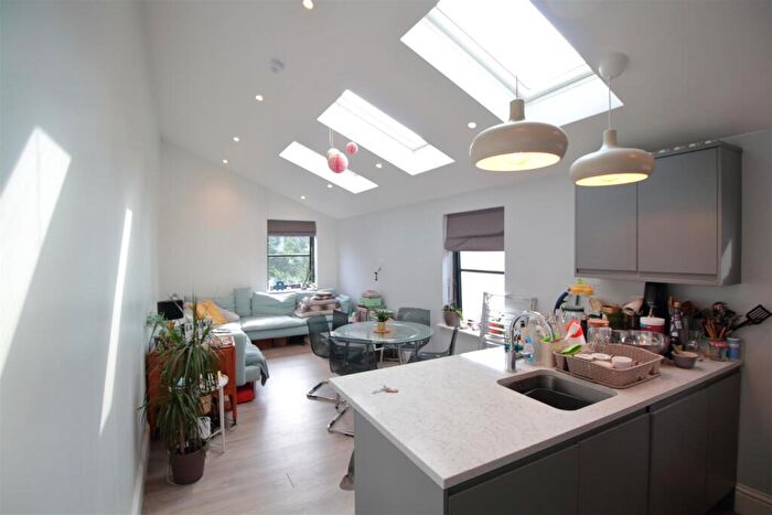 3 Bedroom Flat To Rent In Trundleys Road, Deptford, SE8