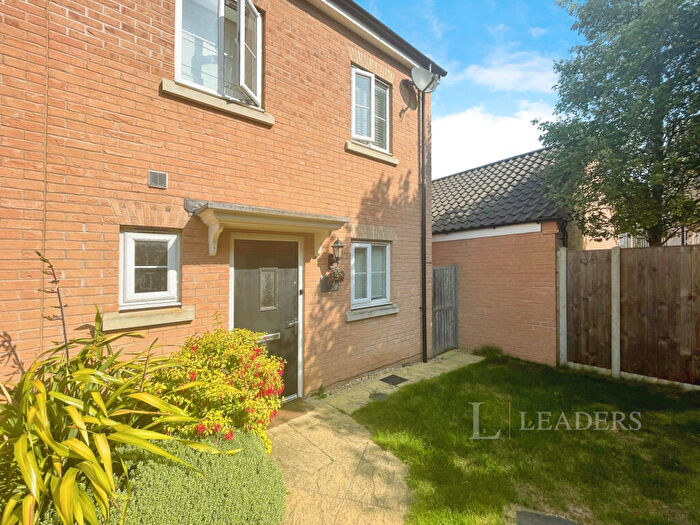 3 Bedroom Semi-Detached House To Rent In Beechcroft Court, Cringleford, NR4