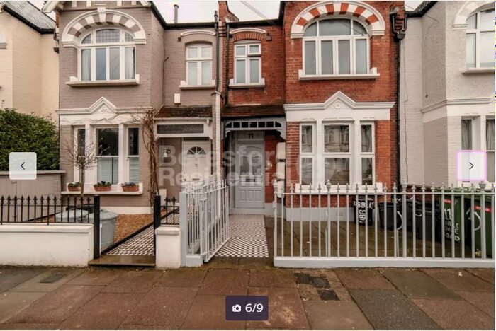 3 Bedroom Semi-Detached House To Rent In Ribblesdale Road, Streatham, SW16