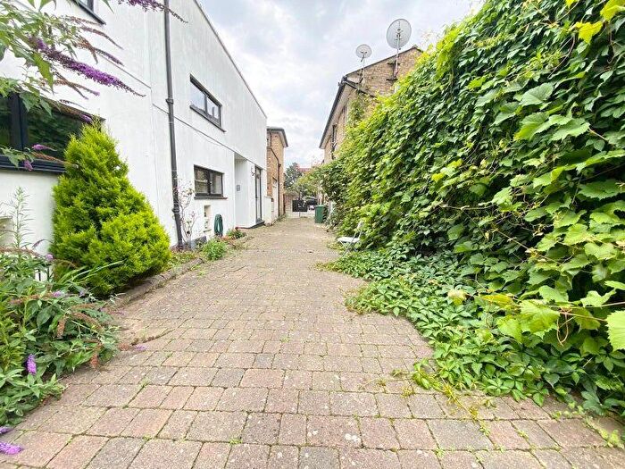 4 Bedroom House To Rent In Tavistock Mews, Holloway, N19