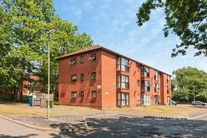 2 Bedroom Flat To Rent In Yeovil Close, Farnborough, Hampshire, GU14