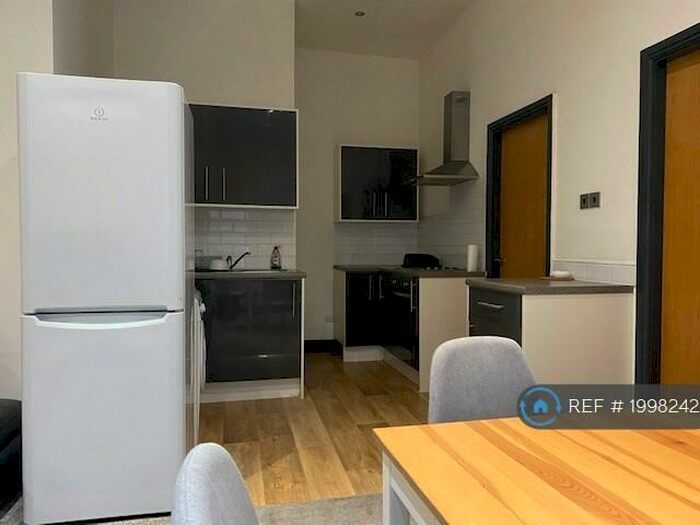 2 Bedroom Flat To Rent In Westgate, Huddersfield, HD1