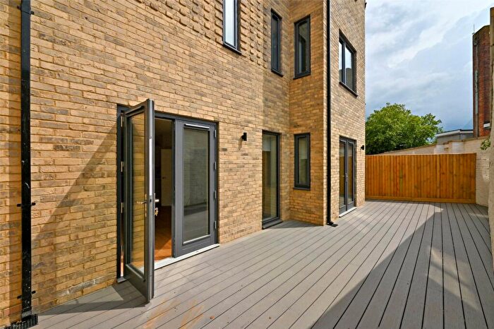 1 Bedroom Apartment To Rent In Peascod Place, Windsor, Berkshire, SL4