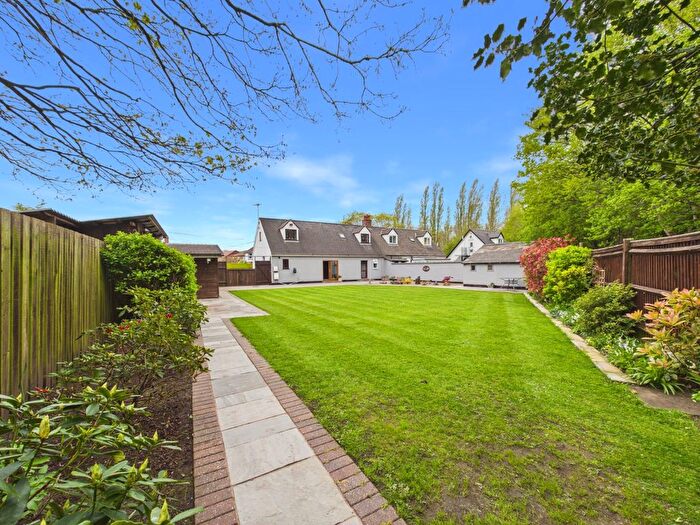 4 Bedroom Semi Detached House For Sale In Upper Wick Lane, Rushwick, Worcester, Worcestershire, WR2