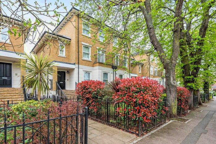 4 Bedroom Villa To Rent In Claremont Road, Windsor, SL4