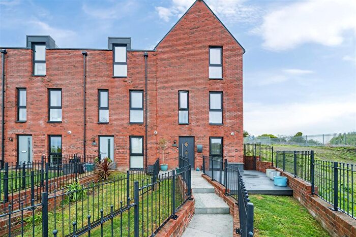 4 Bedroom End Of Terrace House For Sale In Langdon Road, Marina, Swansea, SA1