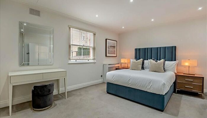 1 Bedroom Flat To Rent In Grosvenor Hill, Mayfair, London, W1K