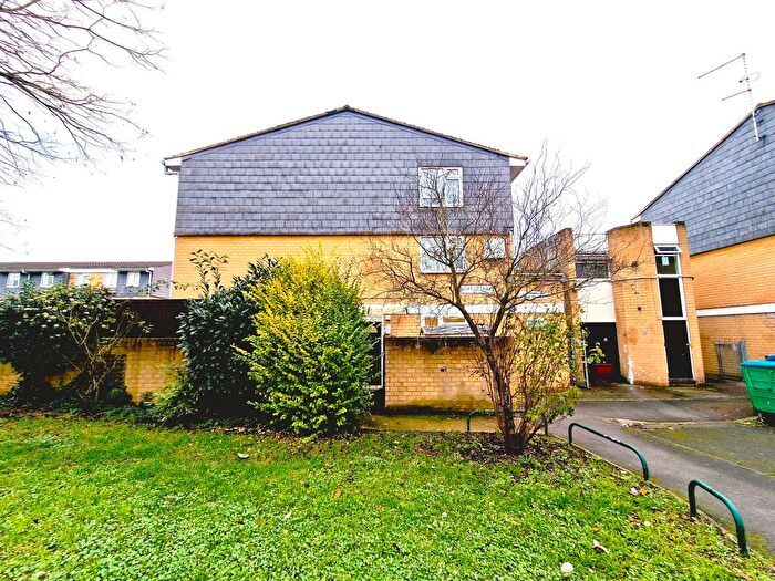 3 Bedroom Maisonette To Rent In Eldridge Close, Feltham, TW14