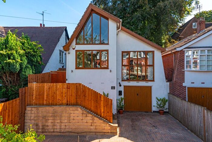 3 Bedroom Detached House For Sale In Berkeley Avenue, Nottingham, NG3