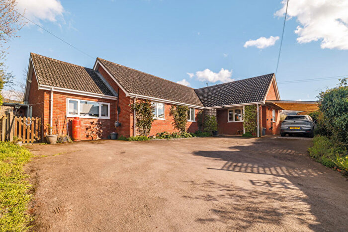 4 Bedroom Bungalow For Sale In Walford, Ross-on-Wye, Herefordshire, HR9