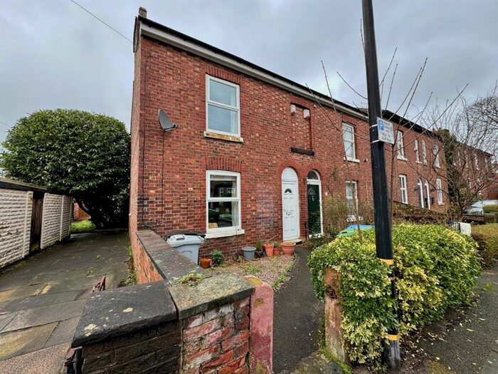 2 Bedroom House To Rent In South Grove, Sale, M33