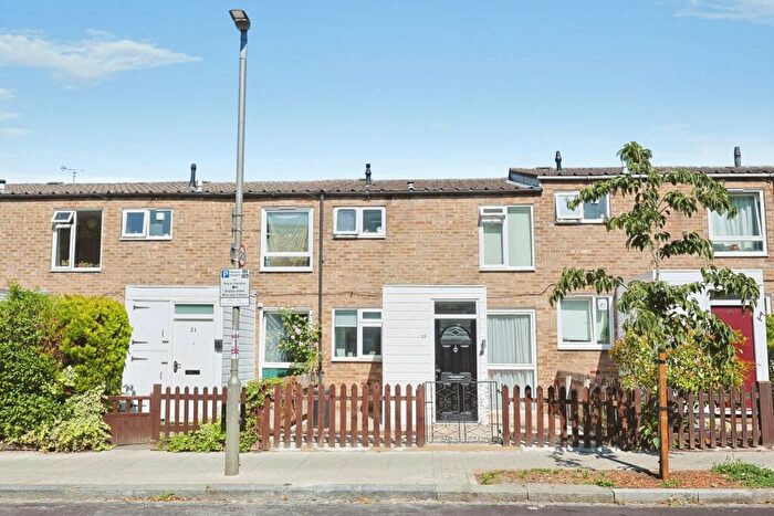 3 Bedroom House For Sale In Stormont Road, London, SW11